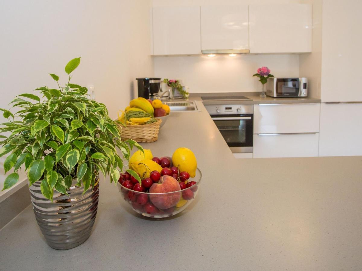 Maj - Ana - Luxury Family With Pool Apartment Poreč